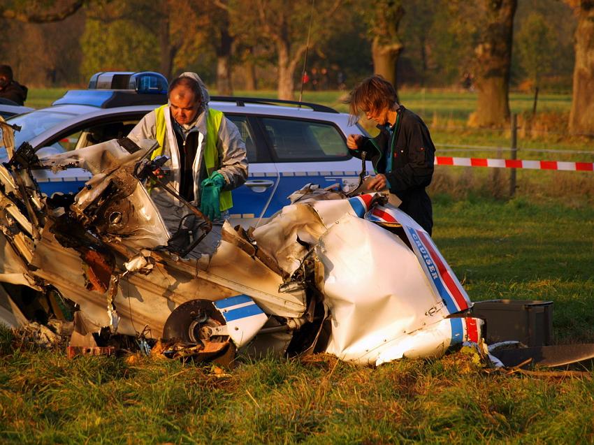 Kleinflugzeug abgestuerzt Sankt Augustin Meindorf P191.JPG